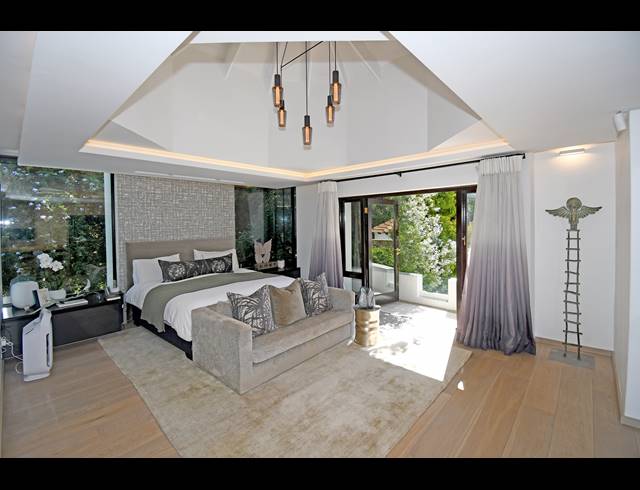 4 BEDROOM HOUSE FOR SALE IN HOUGHTON ESTATE